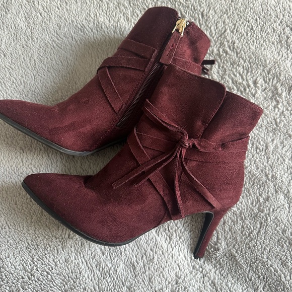 le chateau Shoes - Le Chateau Deep Red Ankle Booties